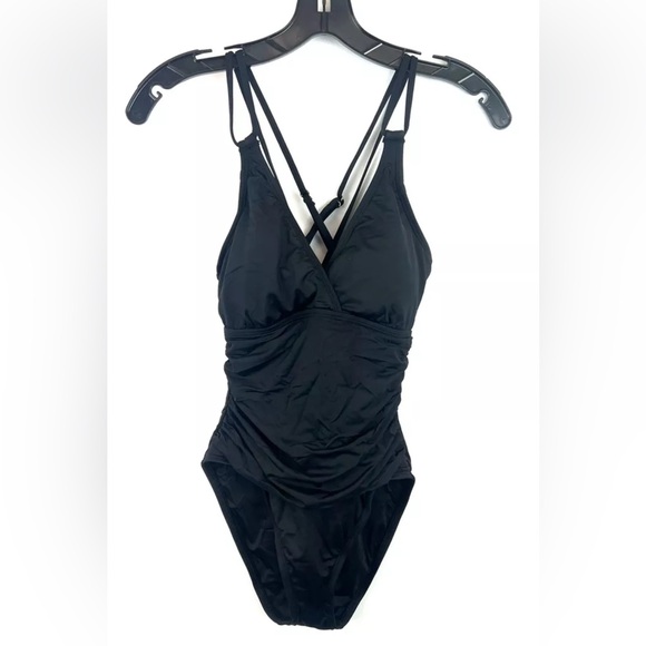 La Blanca Women’s Black Island Goddess Underwire One Piece Swimsuit Size 6